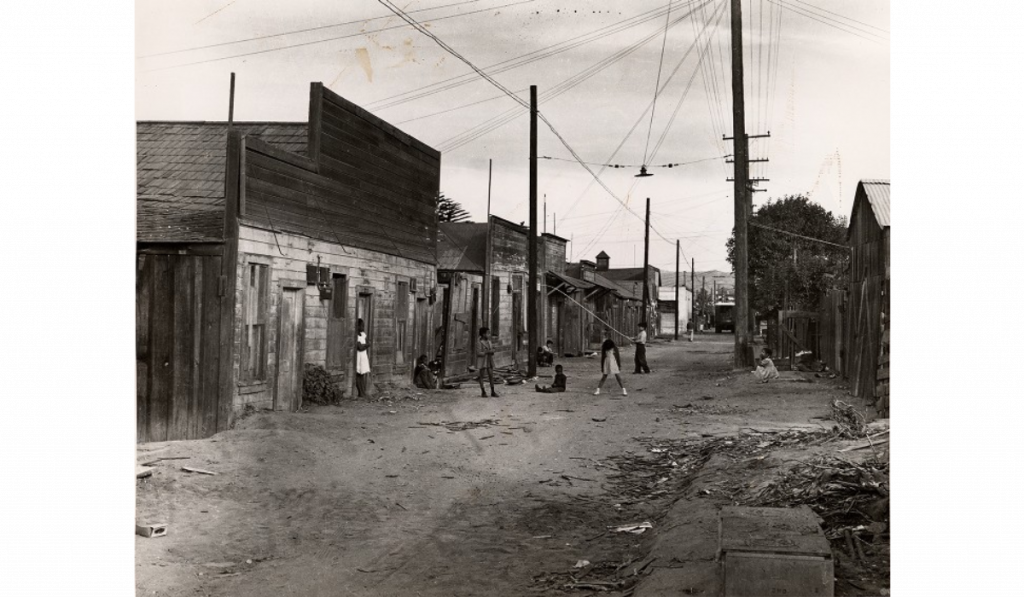 1920s: Children playing in Oxnard China Alley
